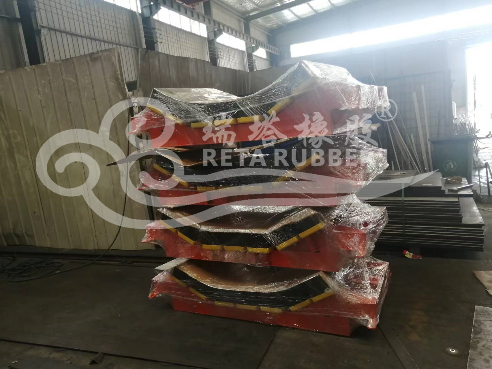 瑞塔橡膠為客戶(hù)定制特殊超重型阻燃緩沖條緩沖床