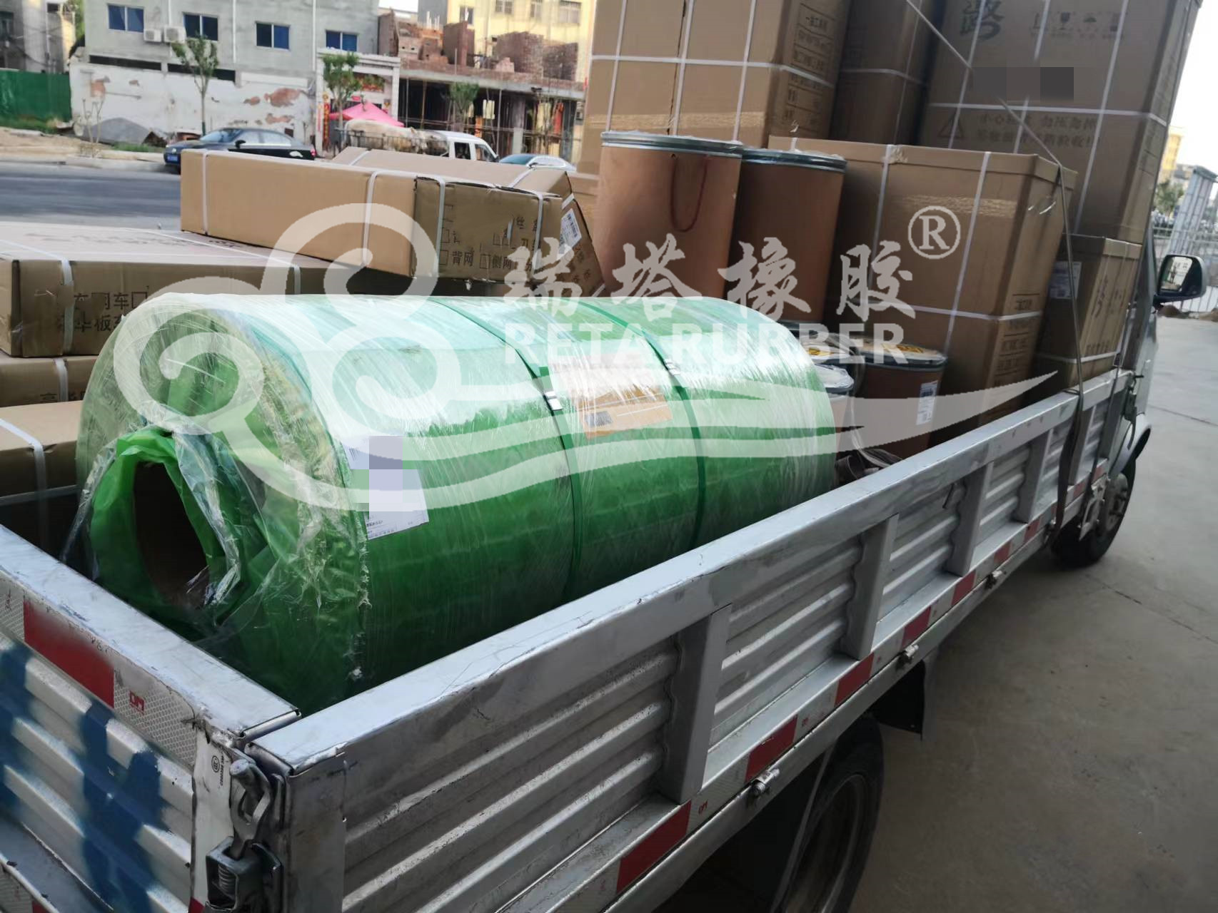 客戶(hù)定購(gòu)滾筒包膠膠板及膠水材料發(fā)貨