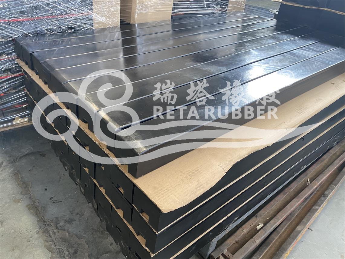 瑞塔橡膠阻燃緩沖條發(fā)貨